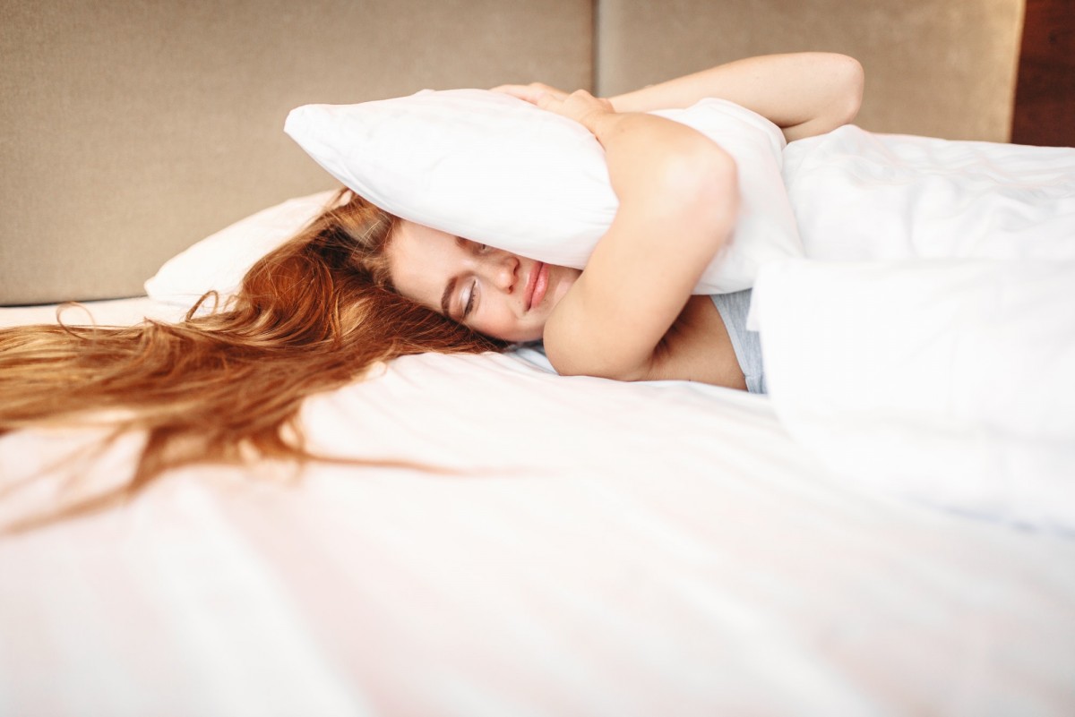 12 Silk Pillowcase Benefits That Will Change Your Life